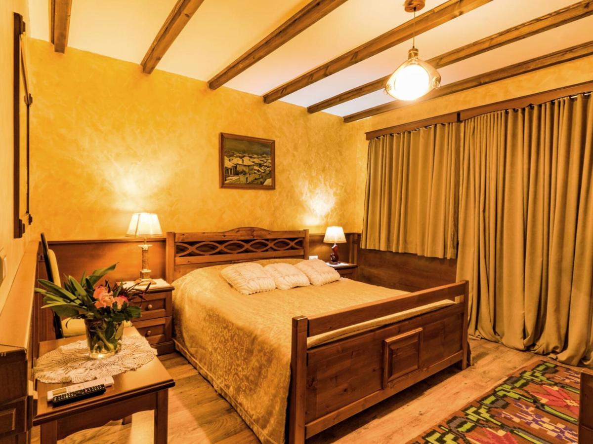 Castle Park 3* Berat