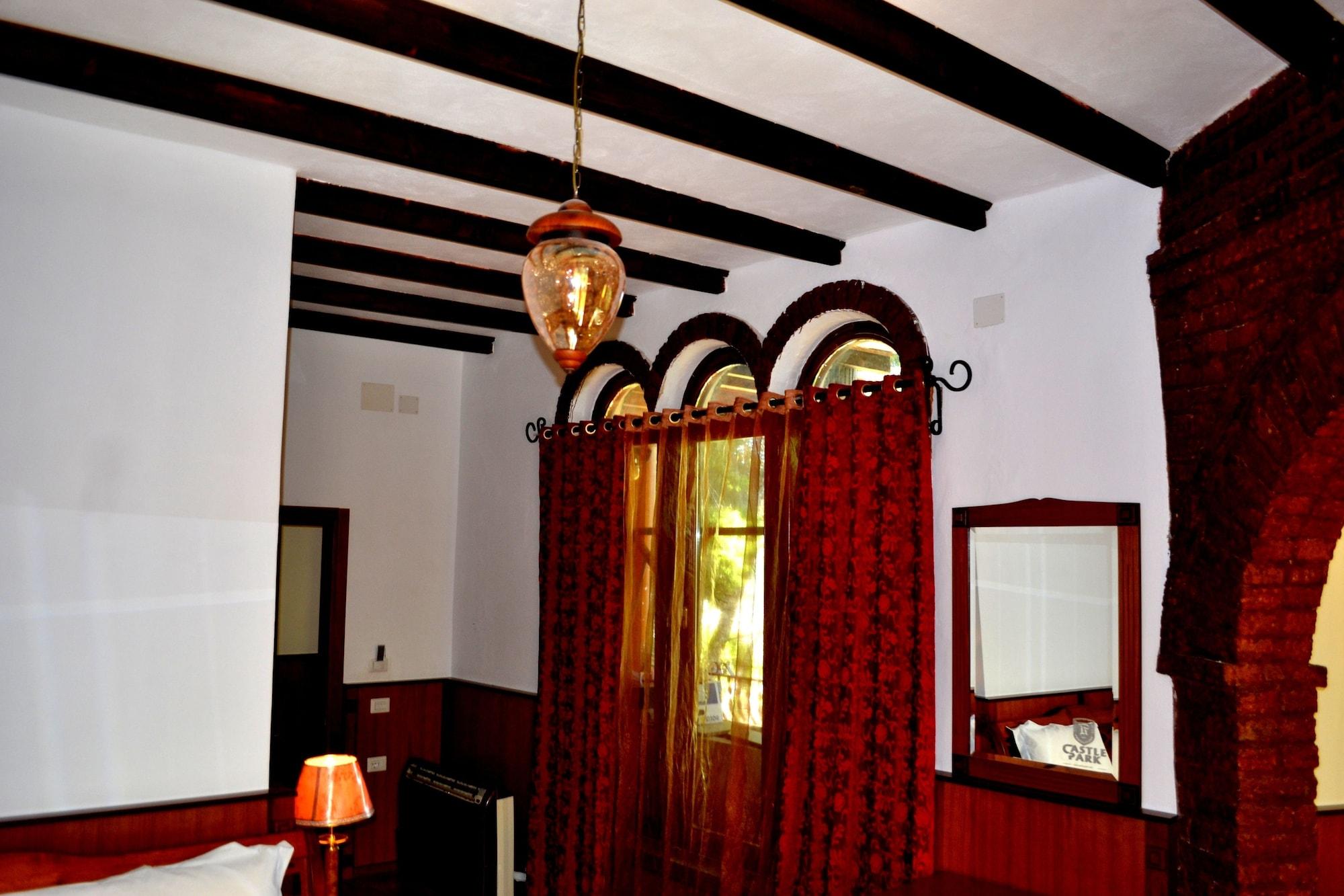 Hotel Castle Park 3*